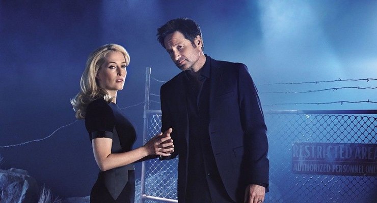 Agentes Dana Scully (Gillian Anderson) y Fox Mulder (David Duchovny) - Expediente X