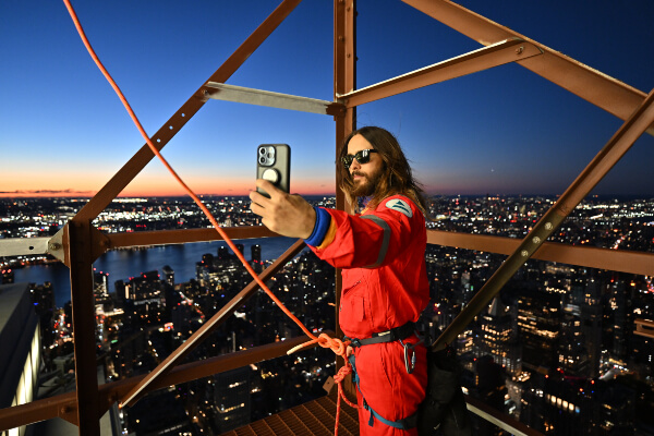 Jared Leto, Thirty Seconds to Mars - Empire State Building selfie